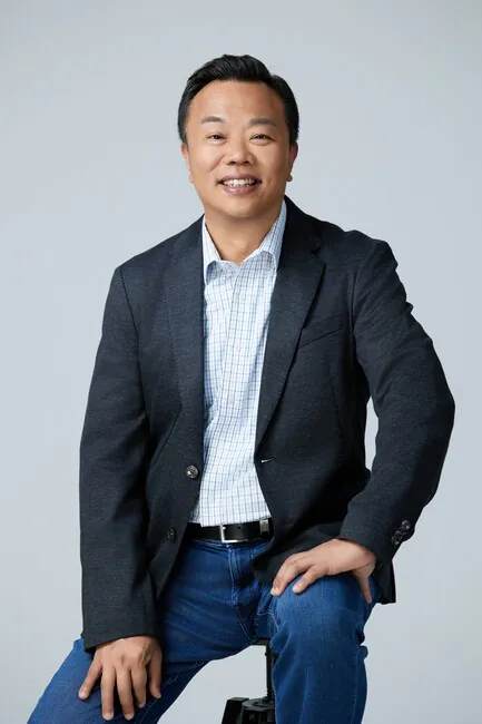 Henry_Huang_Headshot